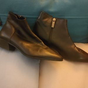 Gorgeous Aquatalia Leather Booties